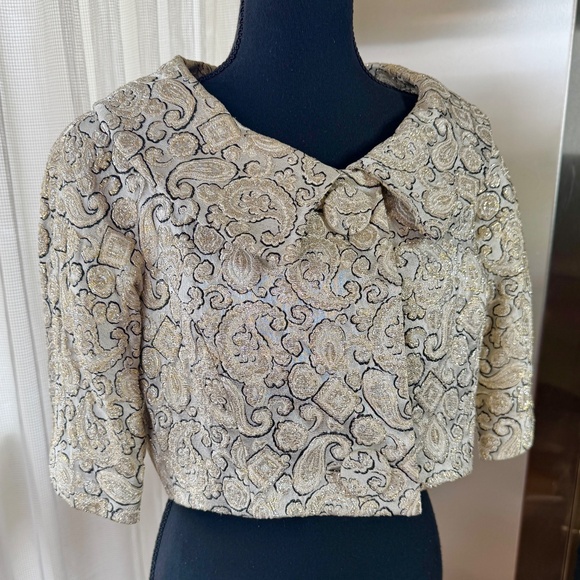 Vintage 1950s lame bolero, gold black cream brocade paisley, short jacket, 4 (S) - Picture 3 of 13